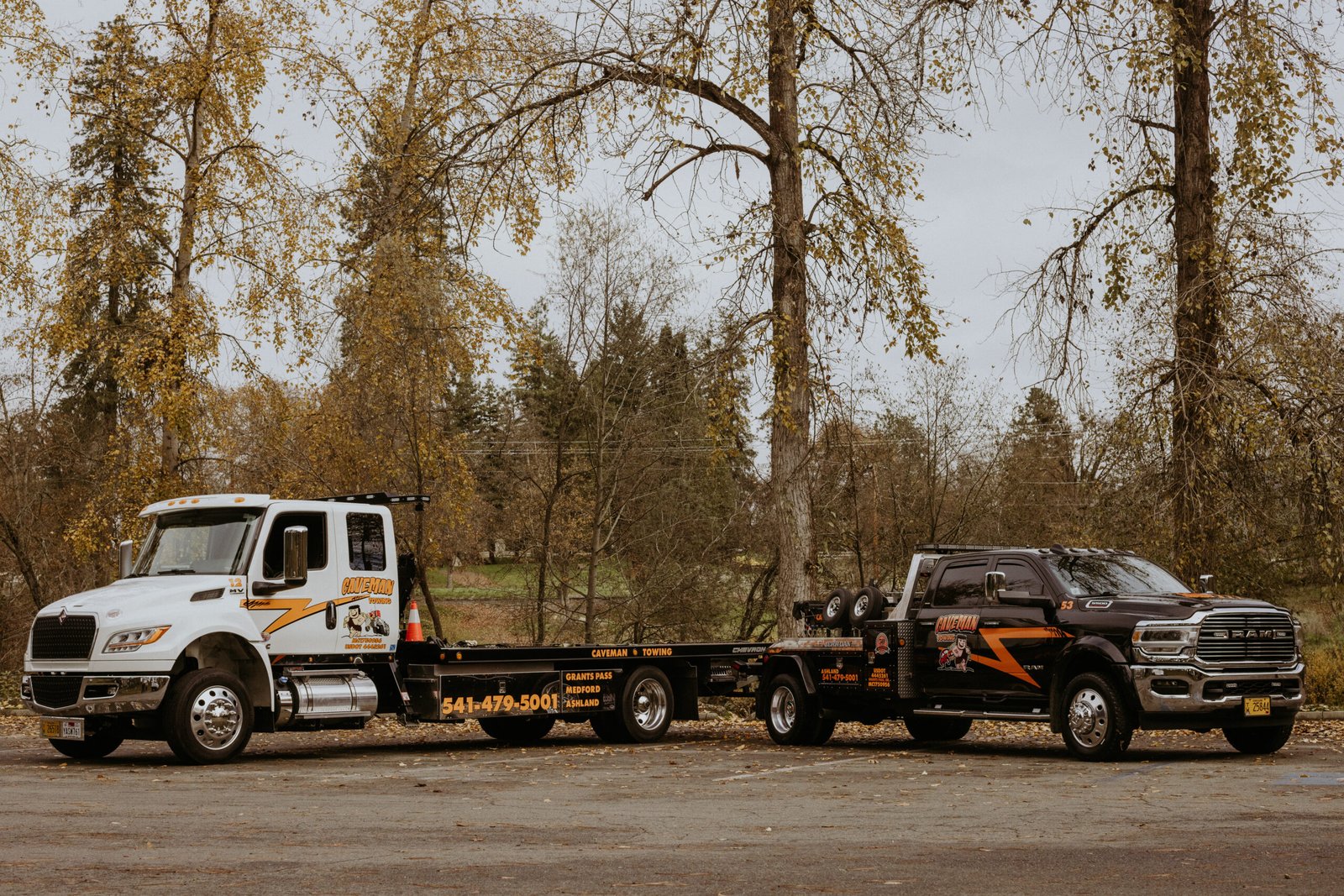 Caveman Towing service truck ready for roadside assistance in Southern Oregon
